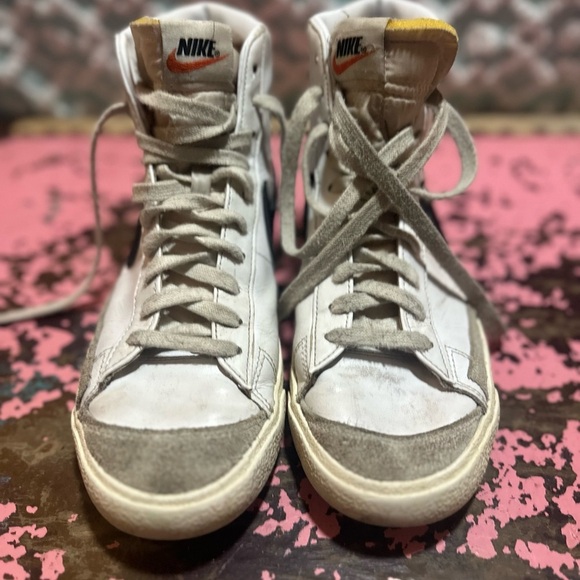 Well Loved White Nike Blazers men’s sz 8, Women’s 10 - Picture 2 of 7